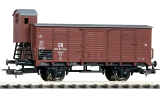 H0 PIKO 547022 Krytý nákladní vůz G 02 s brzdařskou budkou "Brit-US-Zone" DR NOVÝ V KRABIČCE - NEVYBALENÝ orig. zabalený ( NOVÝ PRODUKT )